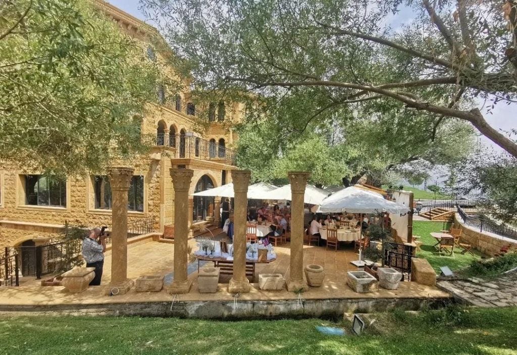 مطعم القناطر