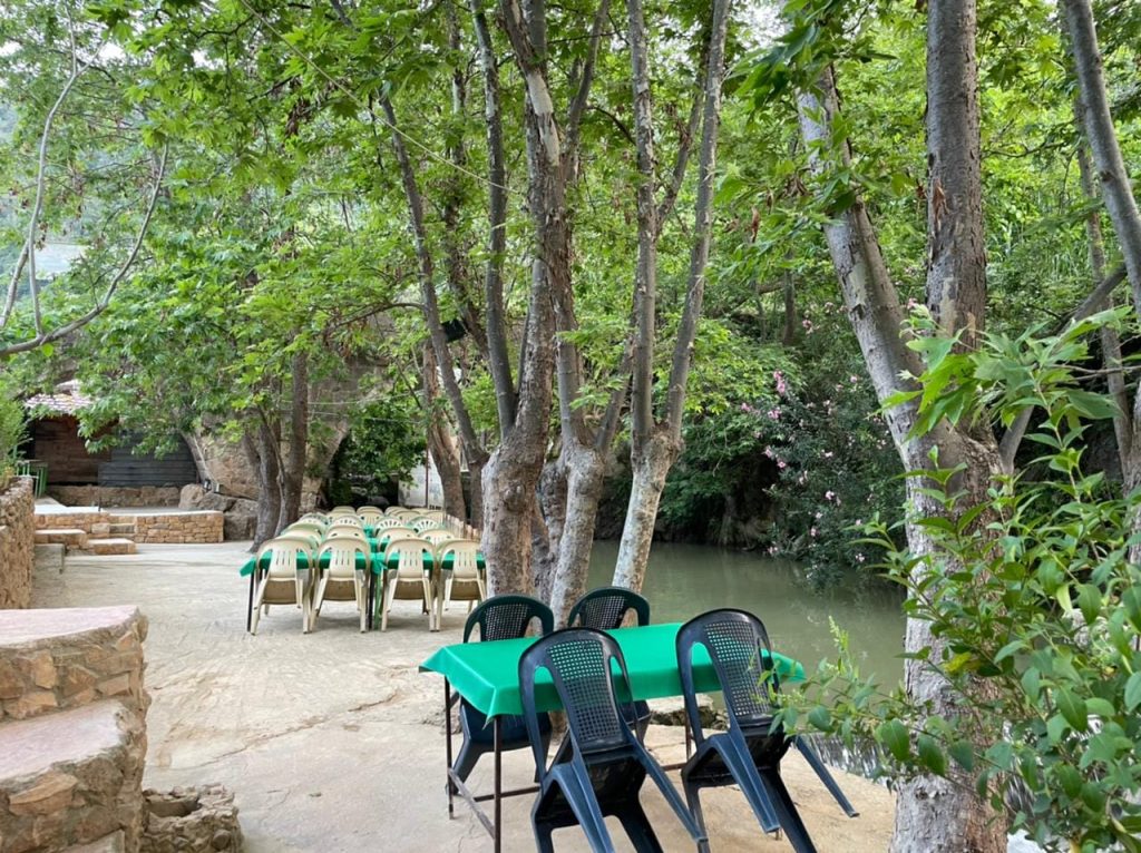 منتزه ومطعم الجسر.