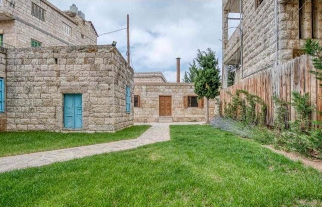 Home in Ehden Snoobra
