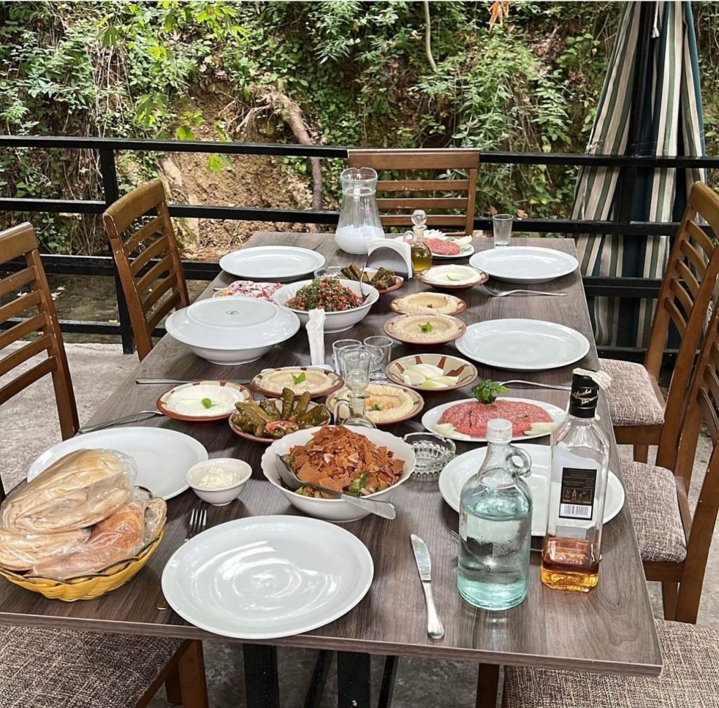 مطعم عين غبش