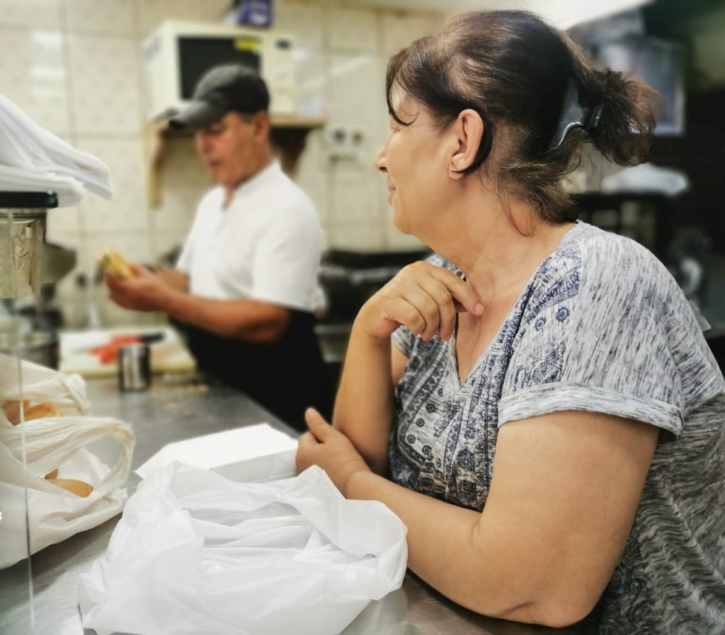 ساندويش روستو من ديّات إم علي وأبو علي ببيروت