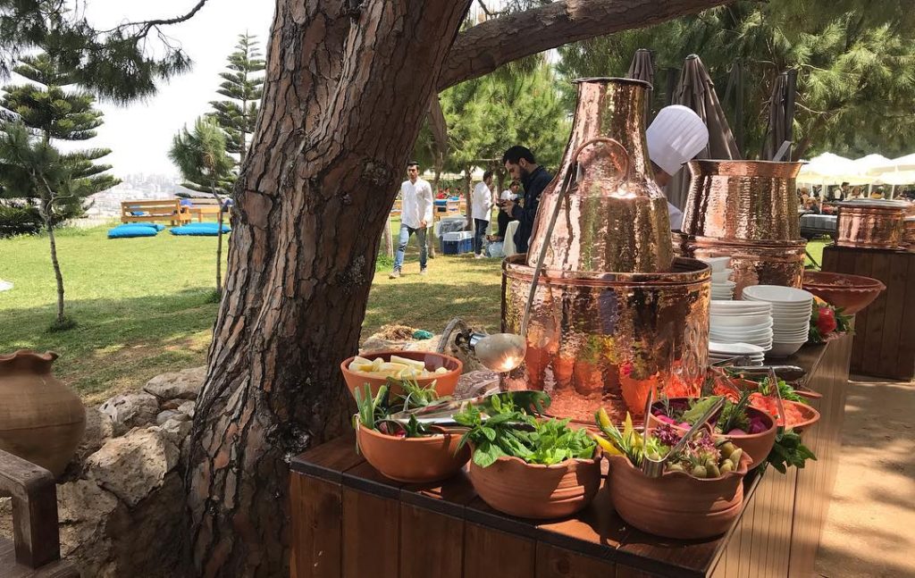 ٨ محلات فيكن تعملوا فيها حفلة مشاوي بالطبيعة بلبنان