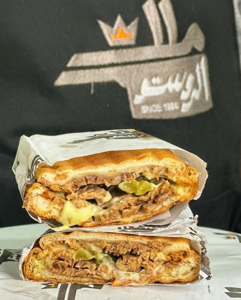 ساندويش روستو من ديّات إم علي وأبو علي ببيروت