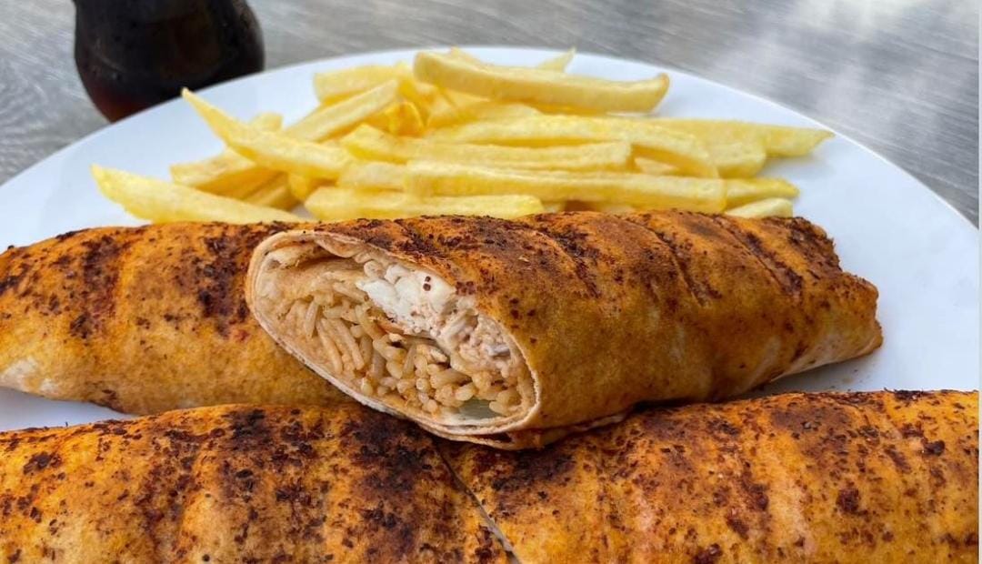 جربوا سندويش الرز من هيدا المحل المميز!