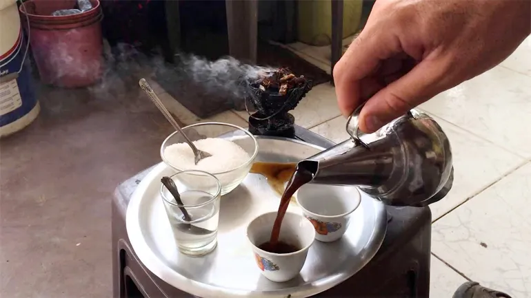 ١٥ شغلة بتصير كل سنة بس على عيد الميلاد