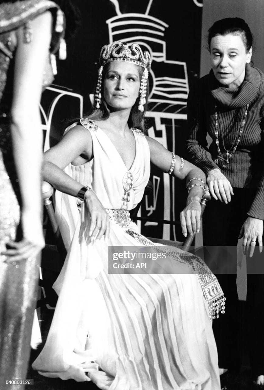 من أرشيف الزمن الجميل: ٢٣ صورة نادرة للديفا داليدا