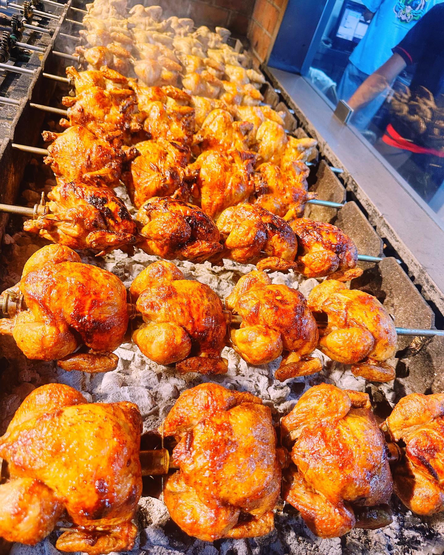 فروج عالفحم محشي رز عند هالمحل ببيروت!