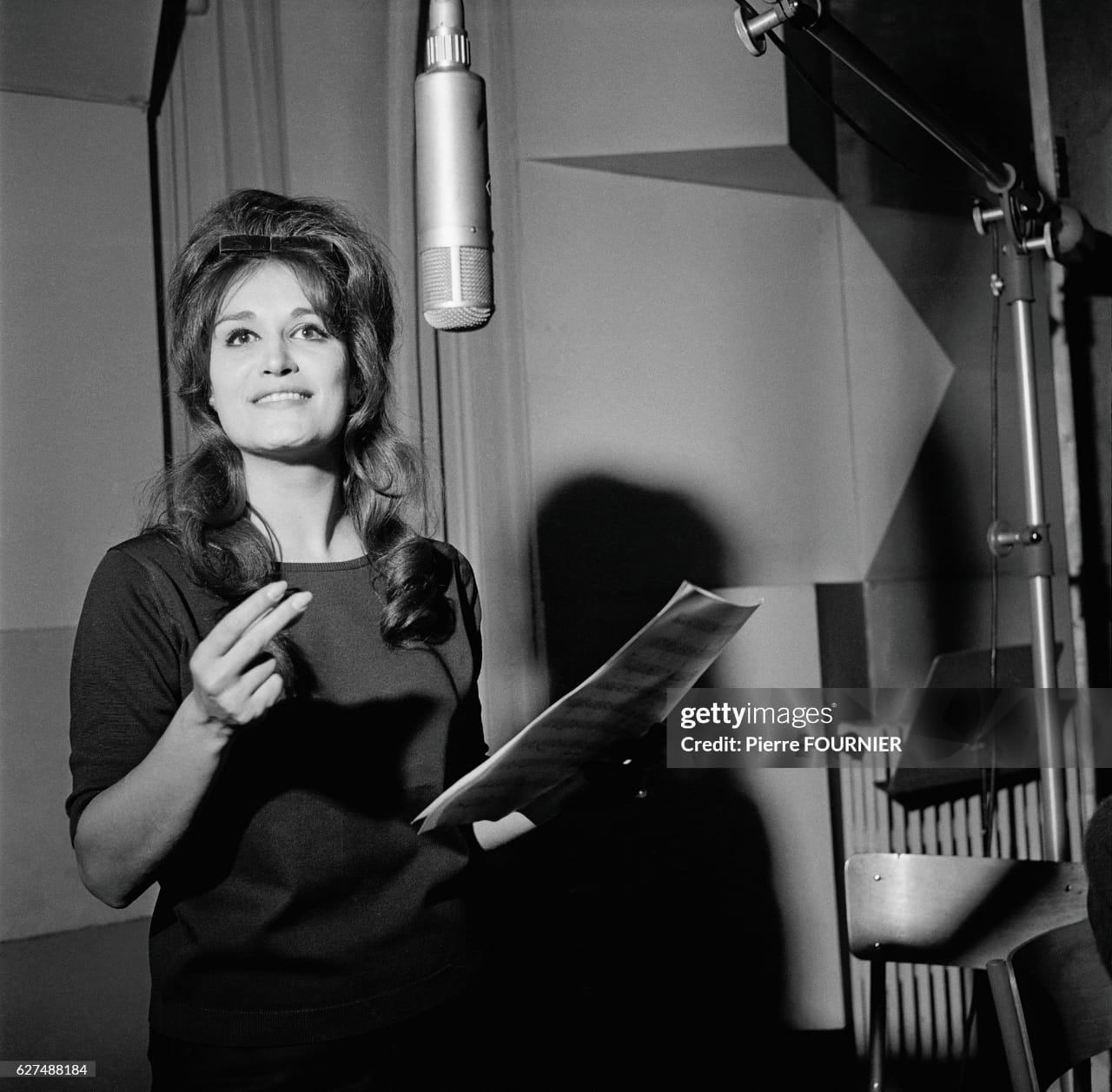 من أرشيف الزمن الجميل: ٢٣ صورة نادرة للديفا داليدا