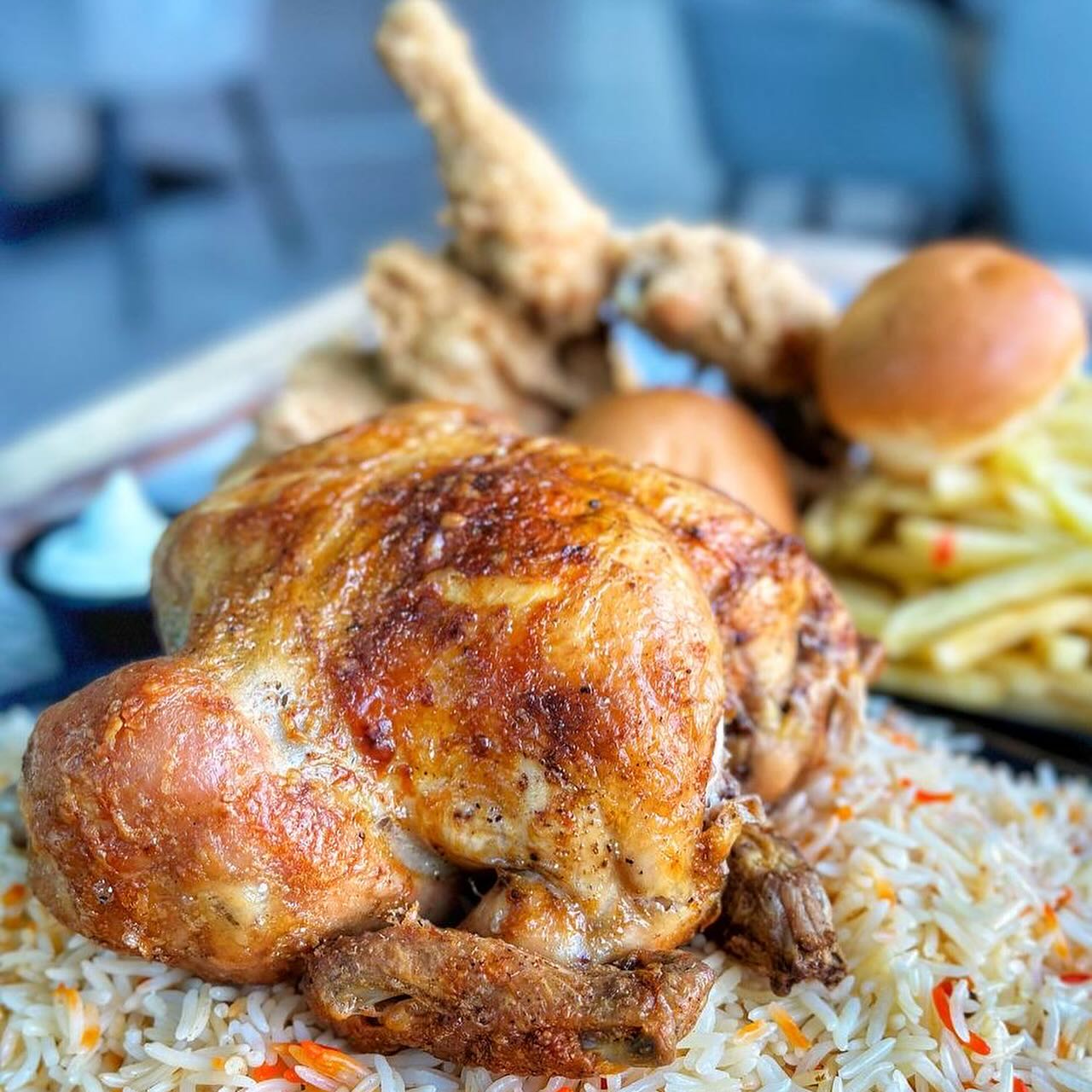 فروج عالفحم محشي رز عند هالمحل ببيروت!