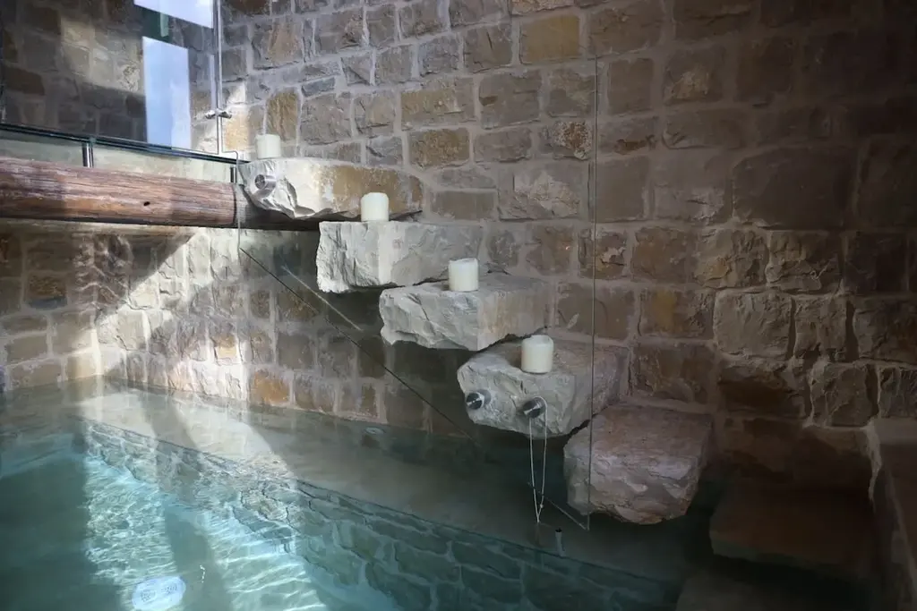 حمام روماني بالجبل: أحلى مغامرة هالشتوية!