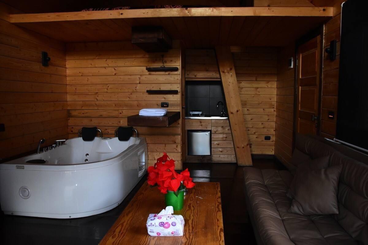 بنص الشتوية: ١٢ شغلة تعملوها بضيعة حراجل