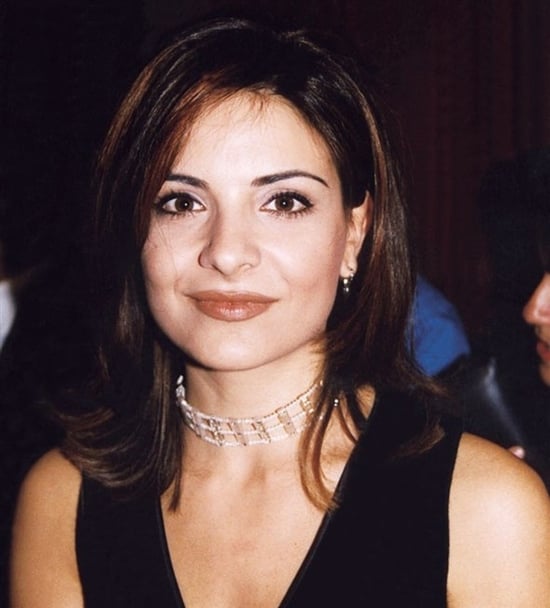 نوستالجيا الألفية: ٢٧ صورة مميزة للمذيعة هيلدا خليفة!