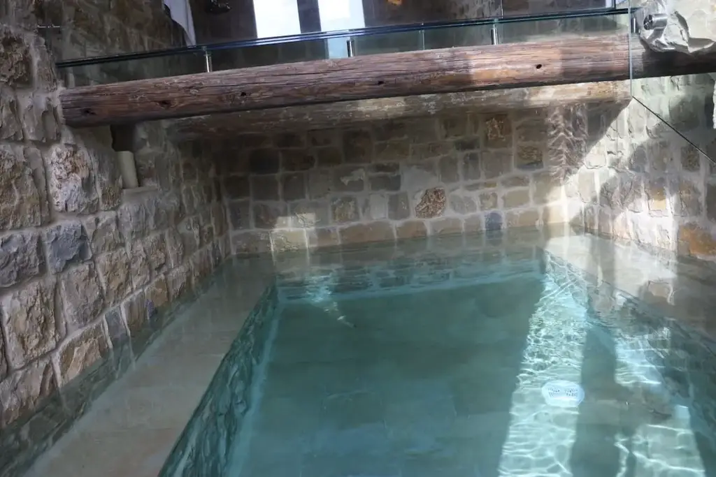 حمام روماني بالجبل: أحلى مغامرة هالشتوية!