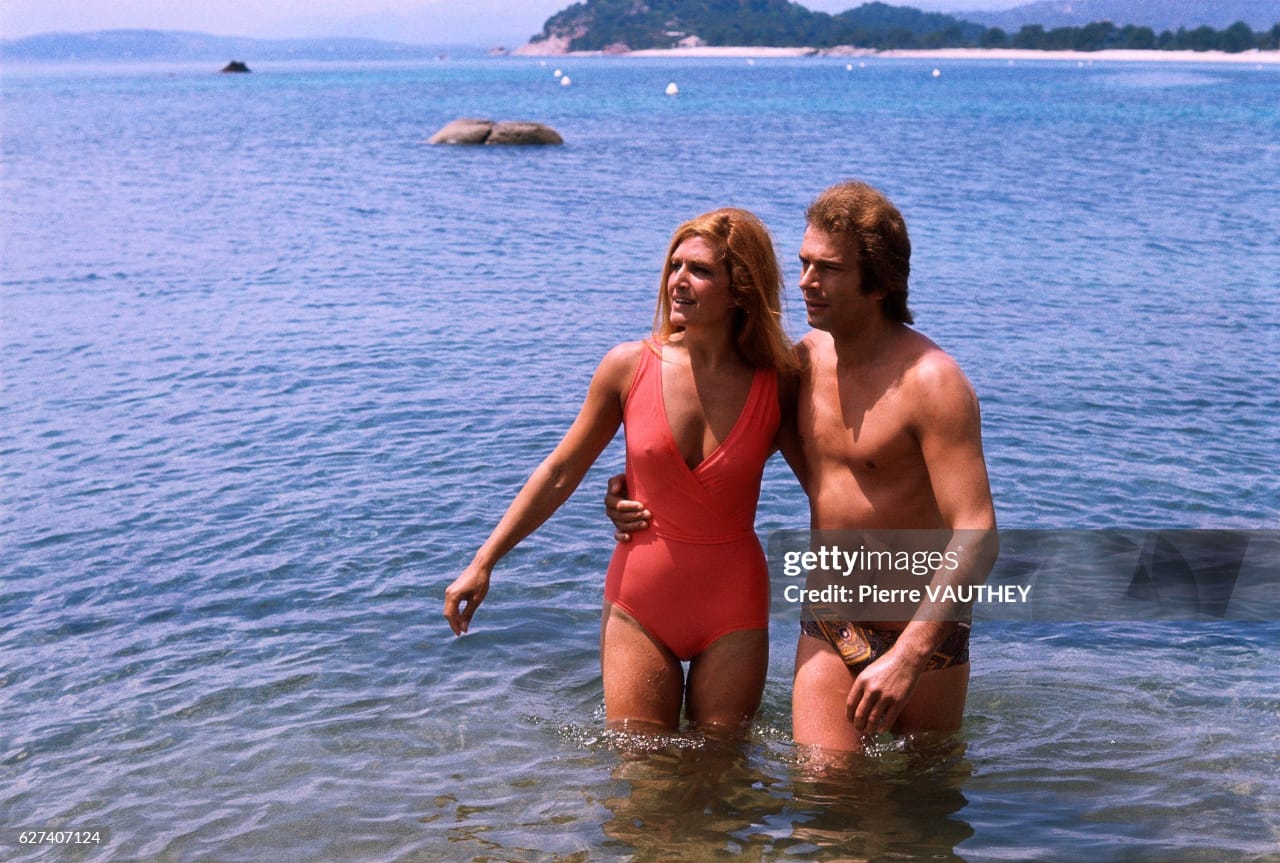 من أرشيف الزمن الجميل: ٢٣ صورة نادرة للديفا داليدا