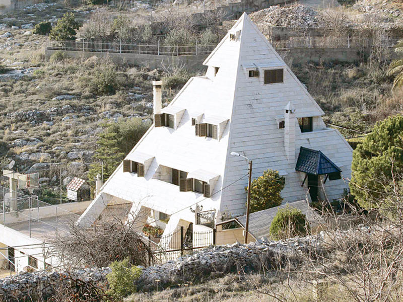 ٧ من أغرب المباني الموجودة بلبنان!