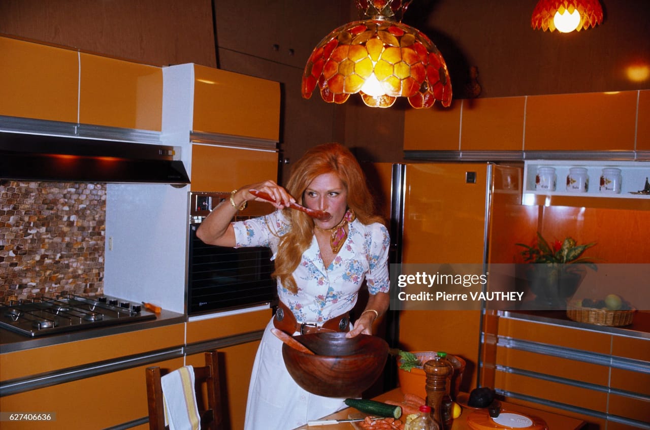 من أرشيف الزمن الجميل: ٢٣ صورة نادرة للديفا داليدا