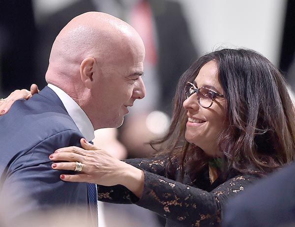 لبنانيات تجوزوا مشاهير عالميين!