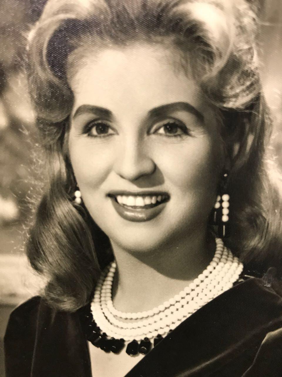 بتذكروا شو أول فيلم للشحرورة صباح؟