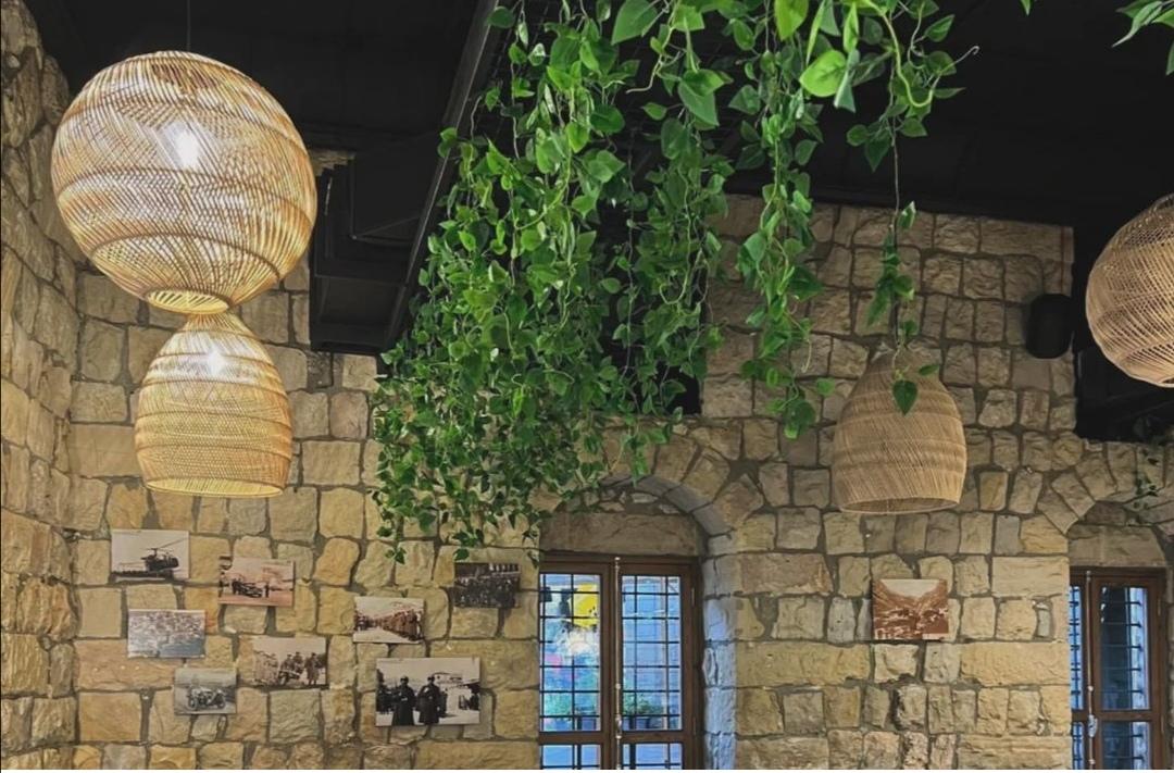 كافيه مهضوم فتح بزحلة: قعدة مع الببغا وشفة قهوة!