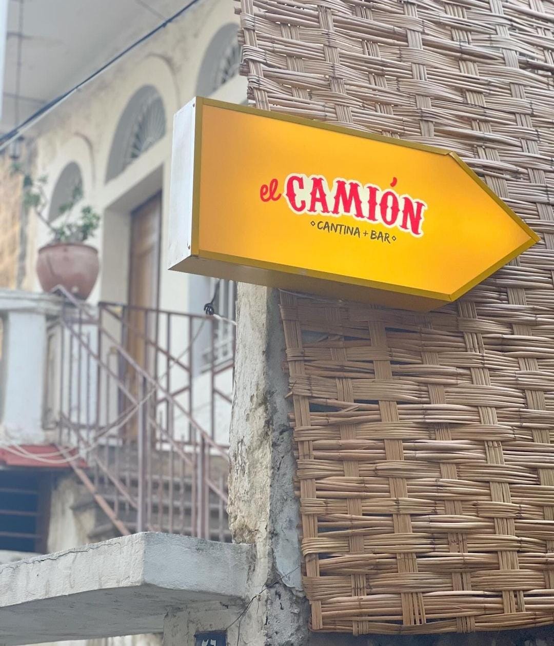 سمعتوا عن أوتوكار المدرسة لي صار مطعم ببيروت؟