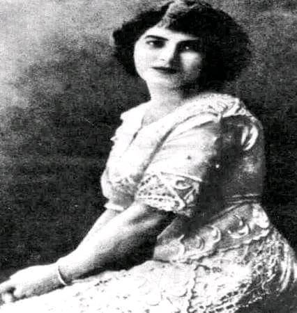 بين أميركا ولبنان قصة حب ودت للجنون: جبران ومي زيادة!