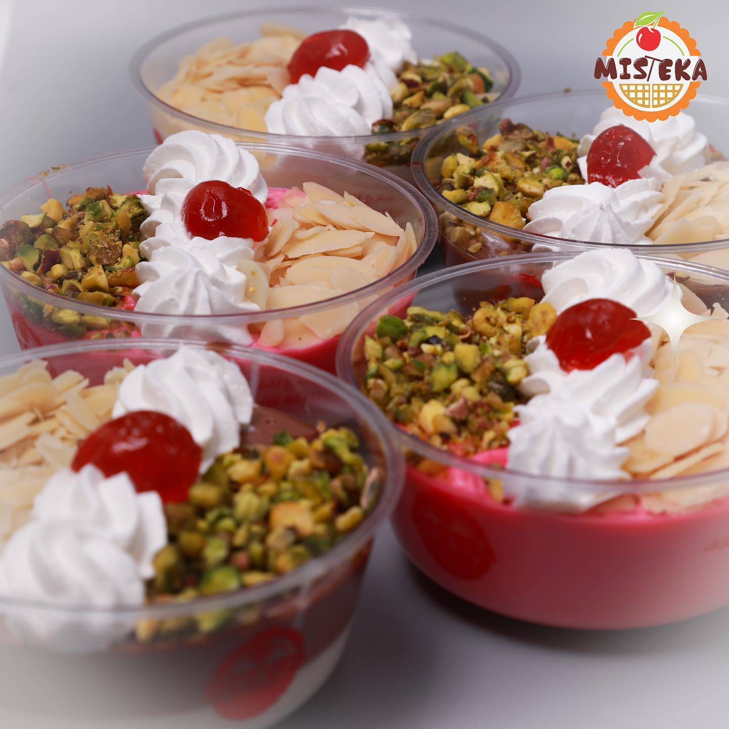 اختراع جديد: بوظة ع فحم وبوظة ع بوشار عند هالمحل!