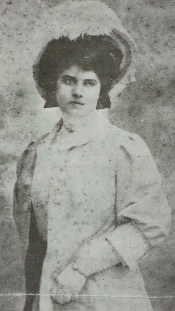 بين أميركا ولبنان قصة حب ودت للجنون: جبران ومي زيادة!