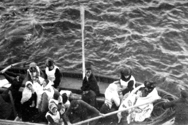 بتعرفوا في لبنانيي غرقوا على سفينة تايتنك: ماتوا وهني عم يدبكوا