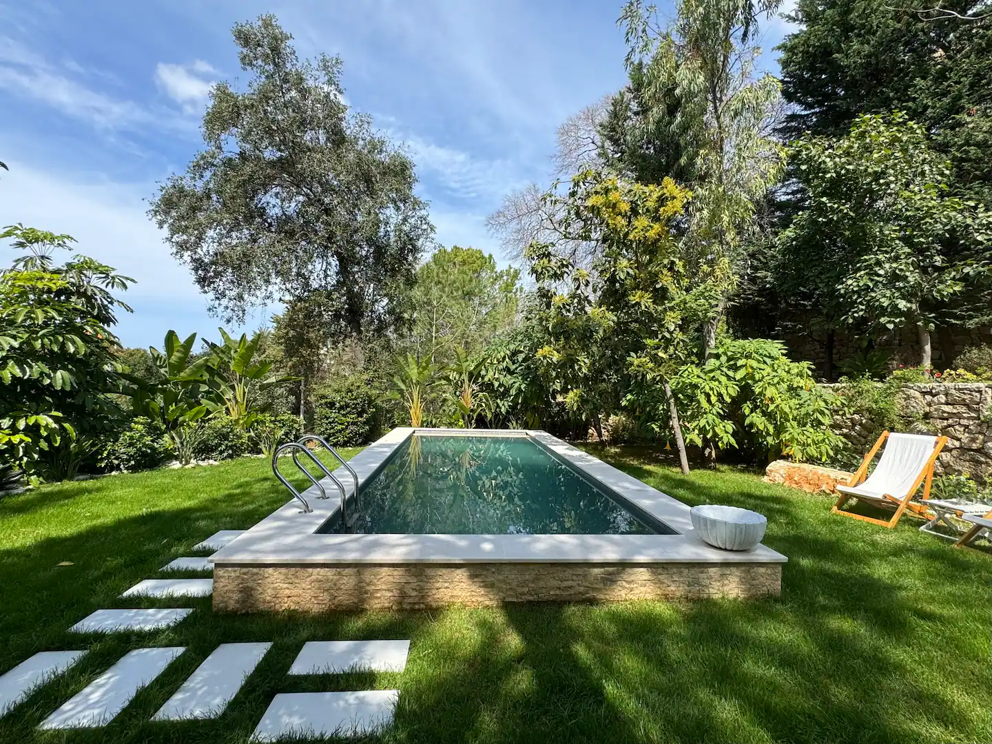 بيسين بحضن الطبيعة: بيت ضيافة خيالي وتجربة رومانسية بلبنان