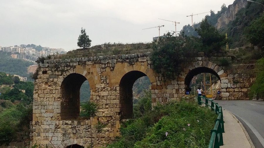 مين هيي الست زبيدة وليش عندها قناطر بلبنان؟