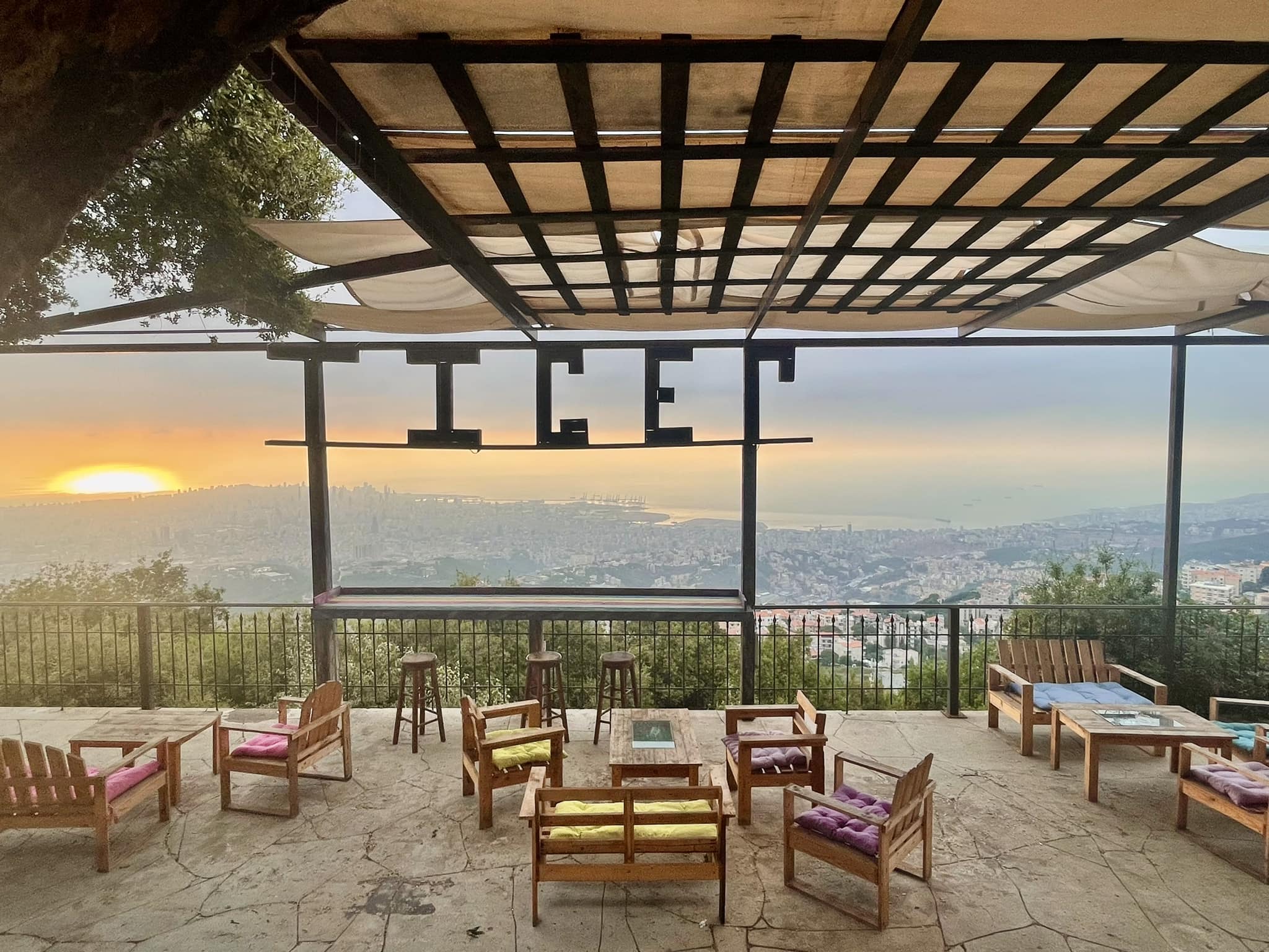 مطعم للعيلة مع أجمل فيو بلبنان!