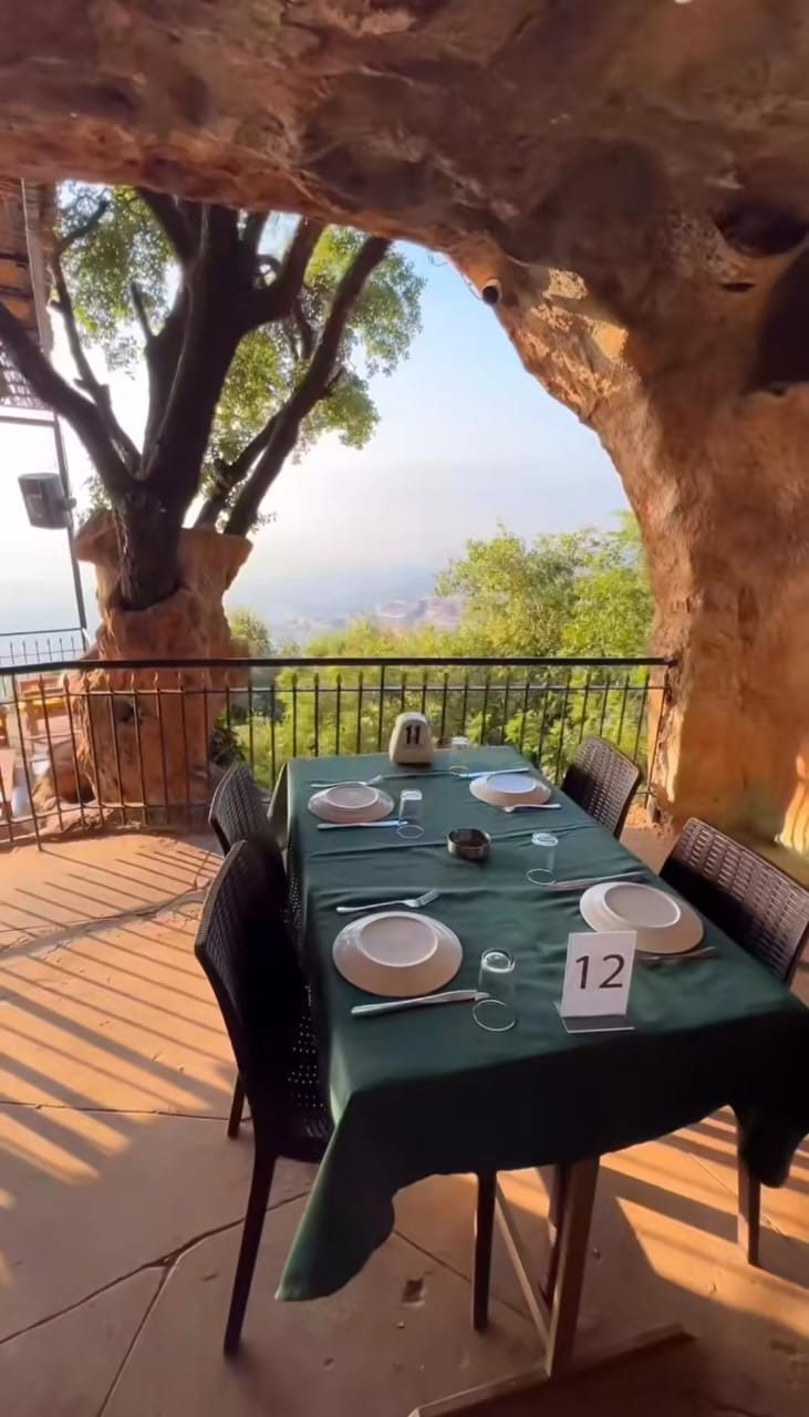 مطعم للعيلة مع أجمل فيو بلبنان!