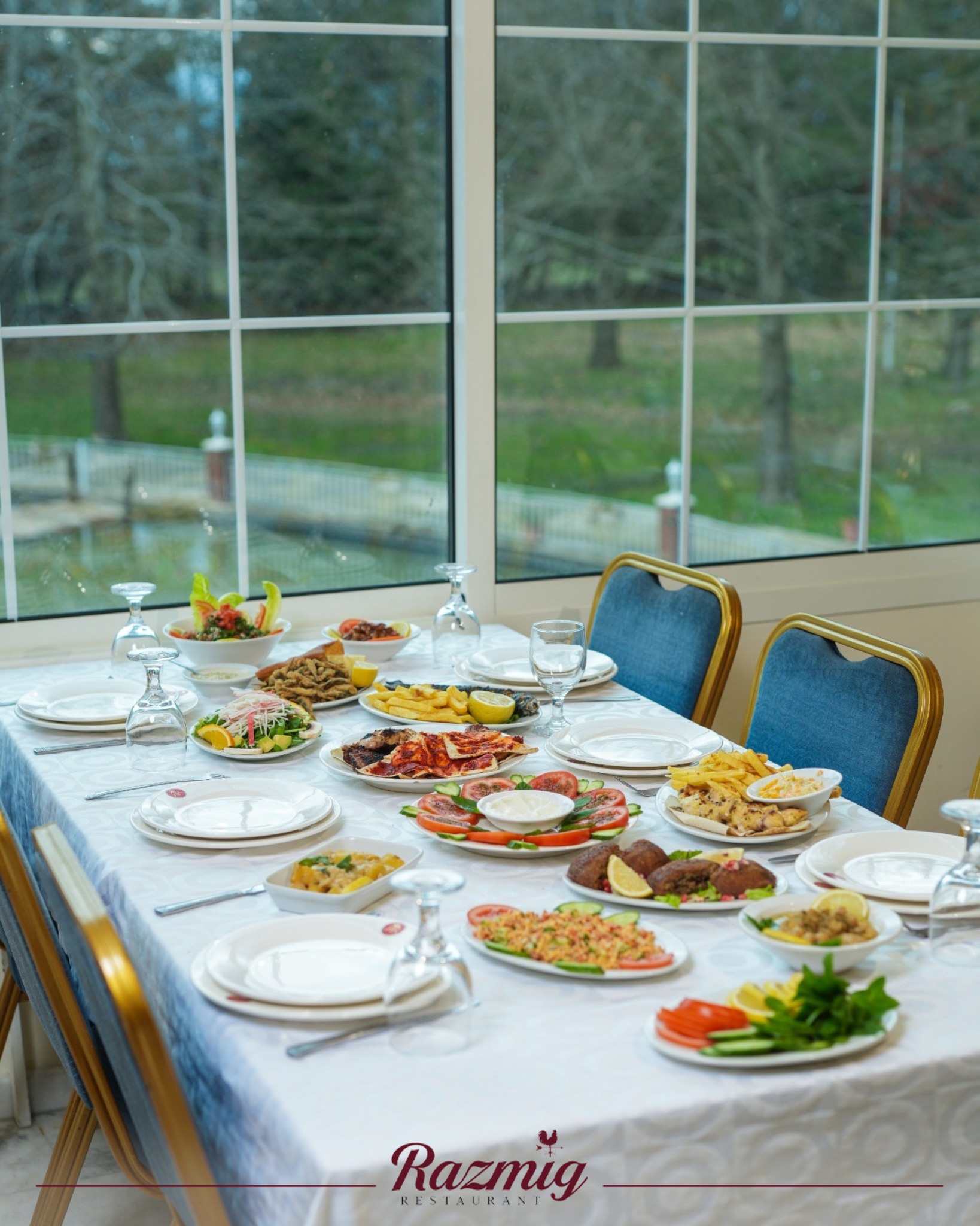 ٤٠ مطعم مع قعدة على النهر والشلالات بلبنان