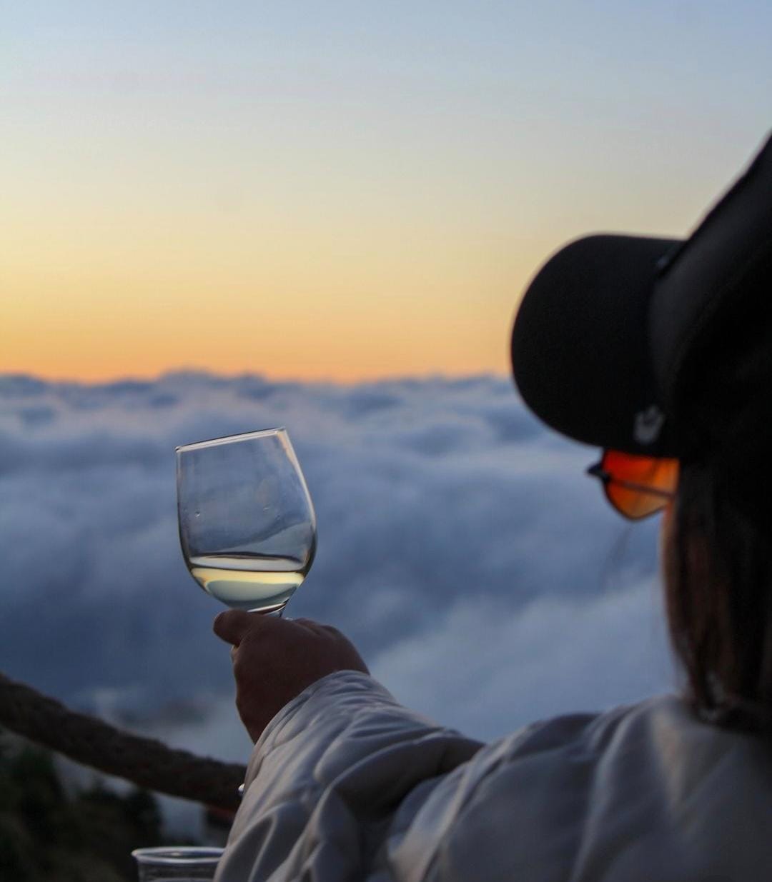 ٤٧ محل فيكن تشوفوا منن مغيب الشمس بلبنان
