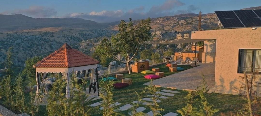 ٦ بيوت ضيافة بالجبل