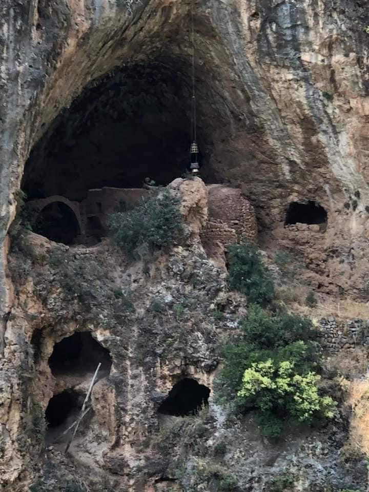 بتعرفوا إنو أكبر مبخرة بالعالم موجودة بقلب ضيعة منسية بلبنان