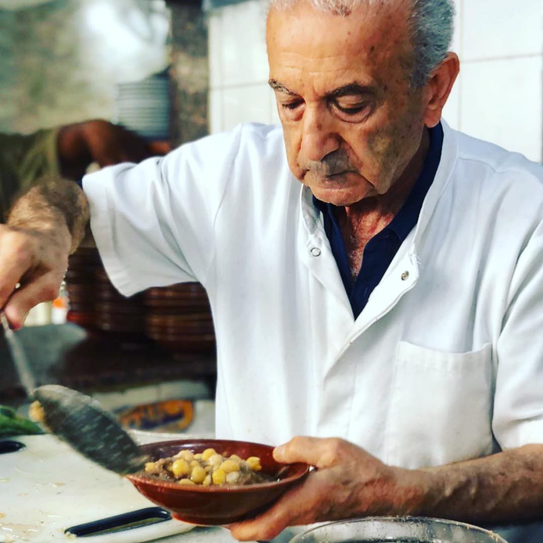 مطعم شعبي قديم صرلو 132 سنة بقلب بيروت