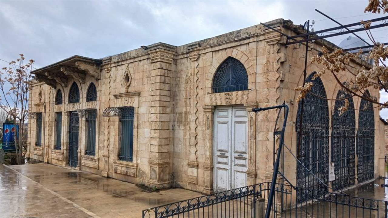 إستهداف مبنى المنشية الأثري جنب قلعة بعلبك