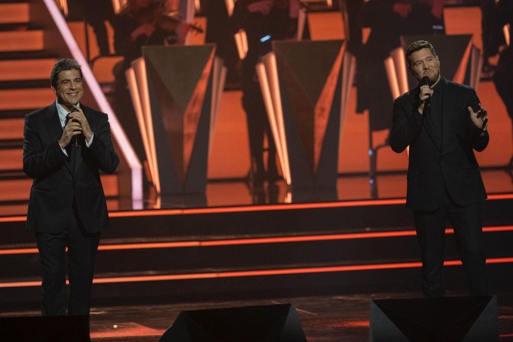 مايكل بوبليه ووائل كفوري يقدمان ديو ساحر في حفل Joy Awards 2025