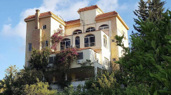 بعد الدمار… صاحب أوتيل بالناقورة بيتوعد بإعادة إعماره!